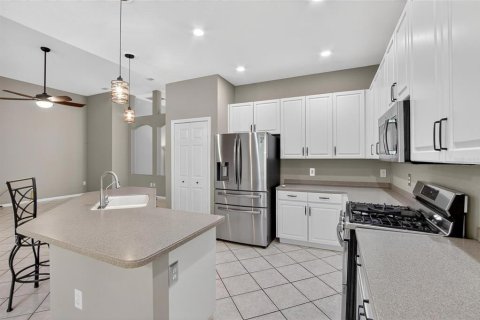 House in Fish Hawk, Florida 5 bedrooms, 246.66 sq.m. № 1885519 - photo 15