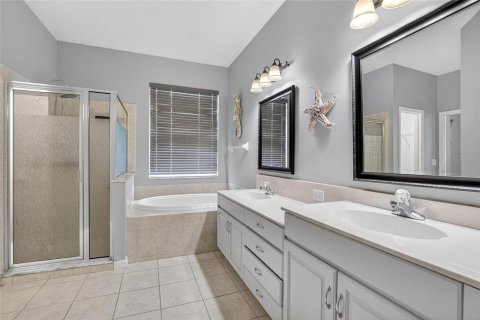 House in Fish Hawk, Florida 5 bedrooms, 246.66 sq.m. № 1885519 - photo 21