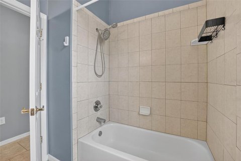 House in Fish Hawk, Florida 5 bedrooms, 246.66 sq.m. № 1885519 - photo 30