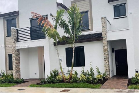 Copropriété à vendre à Miami, Floride: 3 chambres, 122.63 m2 № 2300955 - photo 2