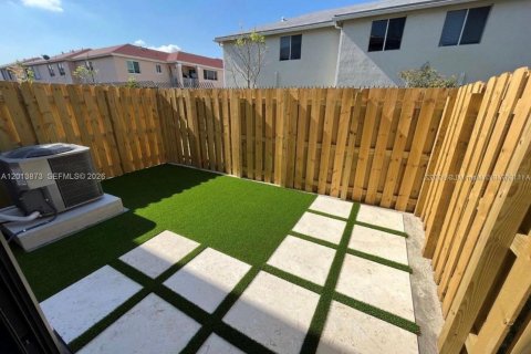 Copropriété à vendre à Miami, Floride: 3 chambres, 122.63 m2 № 2300955 - photo 3