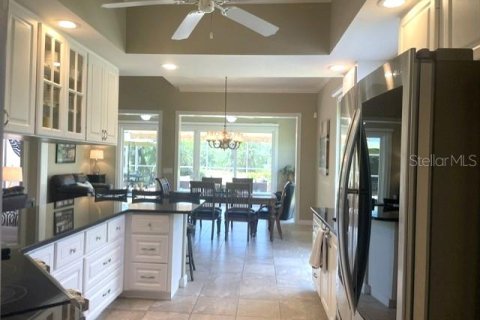 House in Sarasota, Florida 3 bedrooms, 204.48 sq.m. № 2148434 - photo 10