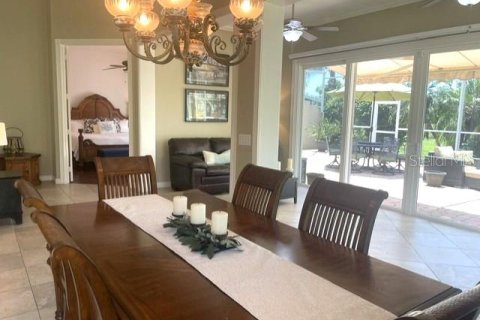 House in Sarasota, Florida 3 bedrooms, 204.48 sq.m. № 2148434 - photo 15