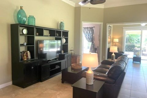 House in Sarasota, Florida 3 bedrooms, 204.48 sq.m. № 2148434 - photo 17