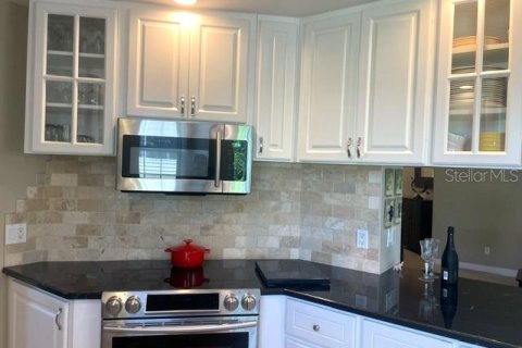 House in Sarasota, Florida 3 bedrooms, 204.48 sq.m. № 2148434 - photo 9