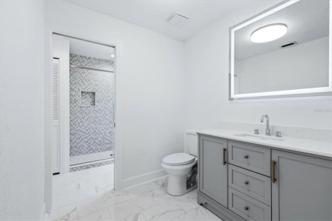 Casa en alquiler en Sarasota, Florida, 5 dormitorios, 403.1 m2 № 2097671 - foto 21