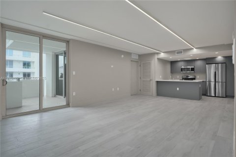 Condo in Bay Harbor Islands, Florida, 3 bedrooms  № 1994120 - photo 6