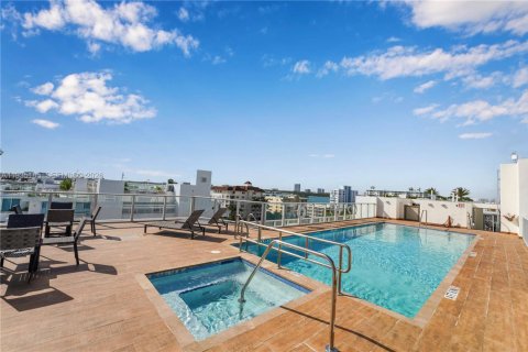 Copropriété à louer à Bay Harbor Islands, Floride: 3 chambres, 120.4 m2 № 1994120 - photo 23