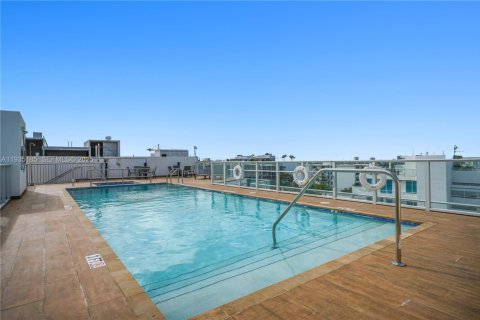 Condo in Bay Harbor Islands, Florida, 3 bedrooms  № 1994120 - photo 18