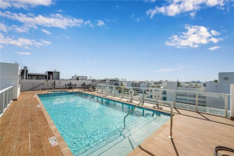 Copropriété à louer à Bay Harbor Islands, Floride: 3 chambres, 120.4 m2 № 1994120 - photo 24