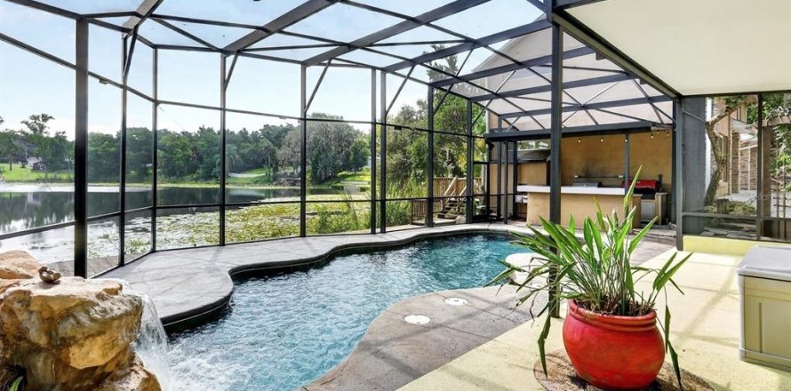 Villa ou maison à Eustis, Floride 4 chambres, 198.81 m2 № 2344980