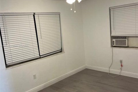 Снять в аренду виллу или дом в Майами, Флорида 2 спальни, № 1872481 - фото 5