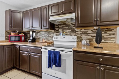 Condo in Tampa, Florida, 4 bedrooms  № 1565047 - photo 12