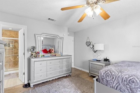 Condo in Tampa, Florida, 4 bedrooms  № 1565047 - photo 13