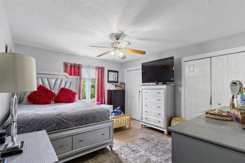 Condo in Tampa, Florida, 4 bedrooms  № 1565047 - photo 22
