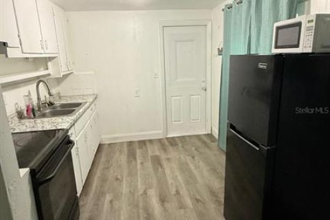 House in Saint Petersburg, Florida 2 bedrooms, 97.92 sq.m. № 1908449 - photo 4