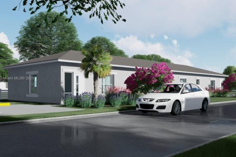 Propiedad comercial en venta en Hallandale Beach, Florida, 241.55 m2 № 1955444 - foto 1