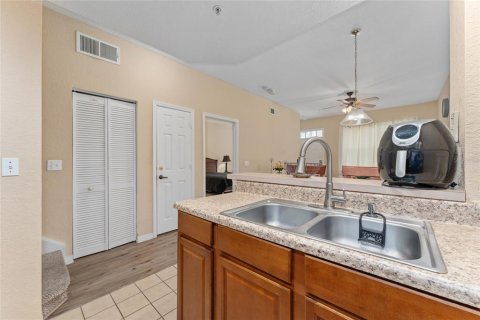 Adosado en venta en Kissimmee, Florida, 3 dormitorios, 120.4 m2 № 2103923 - foto 18