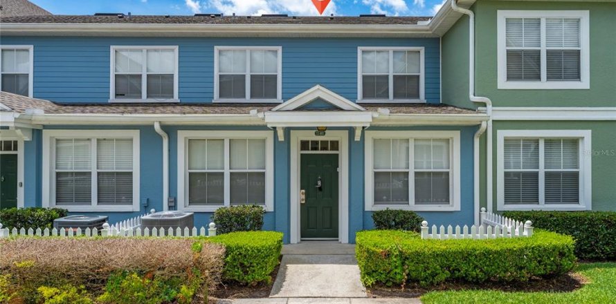Adosado en Kissimmee, Florida 3 dormitorios, 120.4 m2 № 2103923