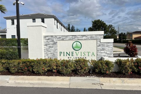 Adosado en venta en Homestead, Florida, 3 dormitorios, 143.53 m2 № 1959935 - foto 1