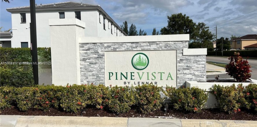 Adosado en Homestead, Florida 3 dormitorios, 143.53 m2 № 1959935