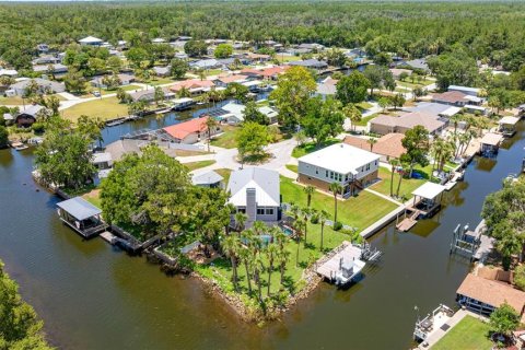 House in Crystal River, Florida 3 bedrooms, 160.54 sq.m. № 1792863 - photo 6