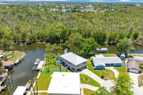 House in Crystal River, Florida 3 bedrooms, 160.54 sq.m. № 1792863 - photo 3