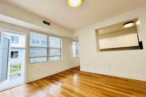 Appartement à louer à Miami Beach, Floride: 1 chambre, 78.97 m2 № 1990597 - photo 5
