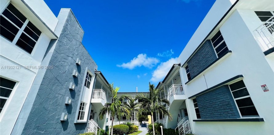 Appartement à Miami Beach, Floride 1 chambre, 78.97 m2 № 1990597