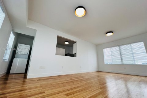 Appartement à louer à Miami Beach, Floride: 1 chambre, 78.97 m2 № 1990597 - photo 11