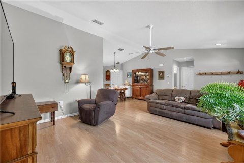 House in Dunnellon, Florida 2 bedrooms, 127.28 sq.m. № 2093309 - photo 15