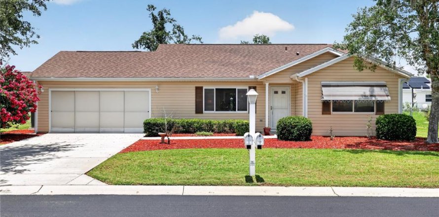 House in Dunnellon, Florida 2 bedrooms, 127.28 sq.m. № 2093309