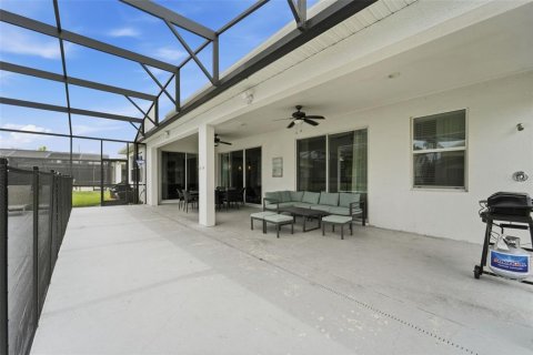 House in Kissimmee, Florida 7 bedrooms, 410.81 sq.m. № 2284680 - photo 4