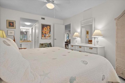 Condo in Sarasota, Florida, 2 bedrooms  № 1673478 - photo 18