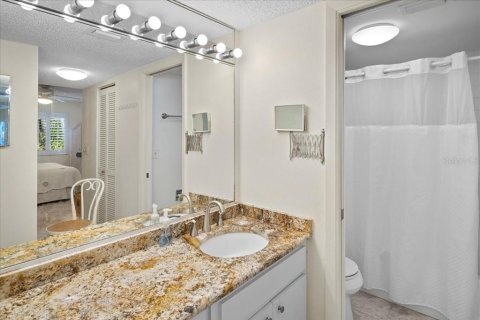 Condo in Sarasota, Florida, 2 bedrooms  № 1673478 - photo 20