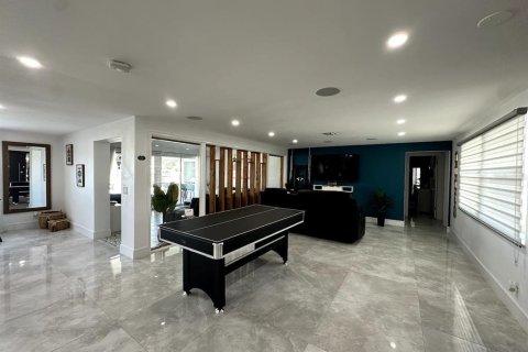 House in Tampa, Florida 4 bedrooms, 190.45 sq.m. № 1732416 - photo 7