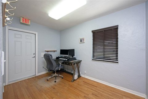 Immobilier commercial à louer à Saint Petersburg, Floride: 127.83 m2 № 2405133 - photo 10