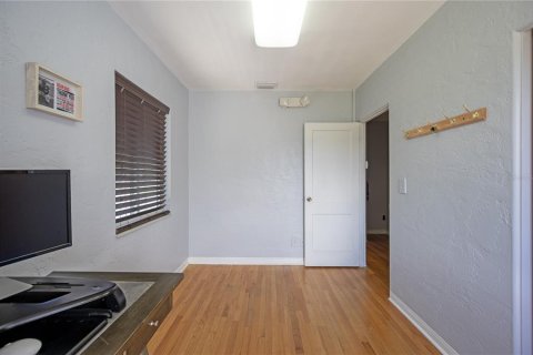 Immobilier commercial à louer à Saint Petersburg, Floride: 127.83 m2 № 2405133 - photo 11