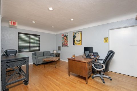 Immobilier commercial à louer à Saint Petersburg, Floride: 127.83 m2 № 2405133 - photo 4