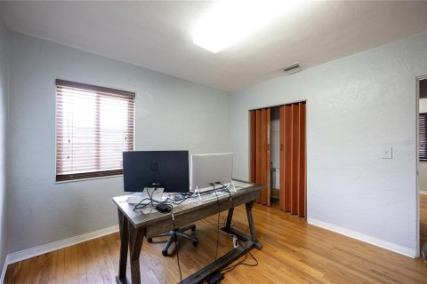 Immobilier commercial à louer à Saint Petersburg, Floride: 127.83 m2 № 2405133 - photo 12
