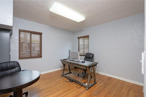 Immobilier commercial à louer à Saint Petersburg, Floride: 127.83 m2 № 2405133 - photo 9