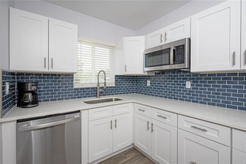 Immobilier commercial à louer à Saint Petersburg, Floride: 127.83 m2 № 2405133 - photo 14