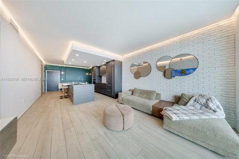 Condominio en venta en Miami, Florida, 1 dormitorio, 86.31 m2 № 2002999 - foto 10