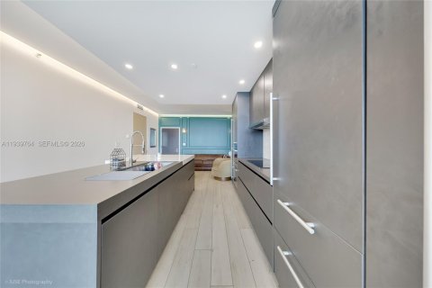 Condominio en venta en Miami, Florida, 1 dormitorio, 86.31 m2 № 2002999 - foto 11