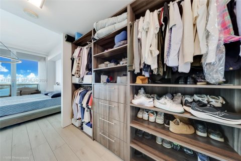 Condominio en venta en Miami, Florida, 1 dormitorio, 86.31 m2 № 2002999 - foto 16