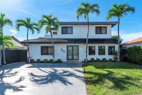 Villa ou maison à Miami, Floride 5 chambres, 192.4 m2 № 2169194