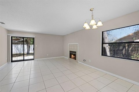 Villa ou maison à louer à Winter Park, Floride: 2 chambres, 95.13 m2 № 2283390 - photo 2