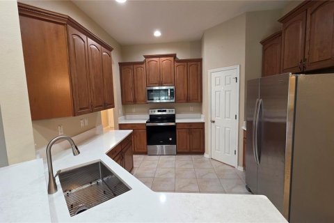 Villa ou maison à louer à Tampa, Floride: 4 chambres, 203.92 m2 № 2410414 - photo 3