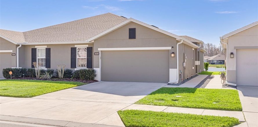 Villa ou maison à Land O' Lakes, Floride 3 chambres, 142.33 m2 № 2142334