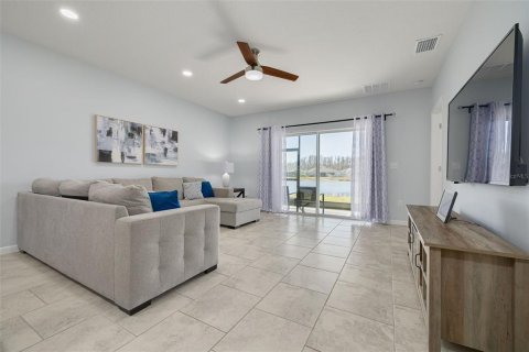 Villa ou maison à vendre à Land O' Lakes, Floride: 3 chambres, 142.33 m2 № 2142334 - photo 6